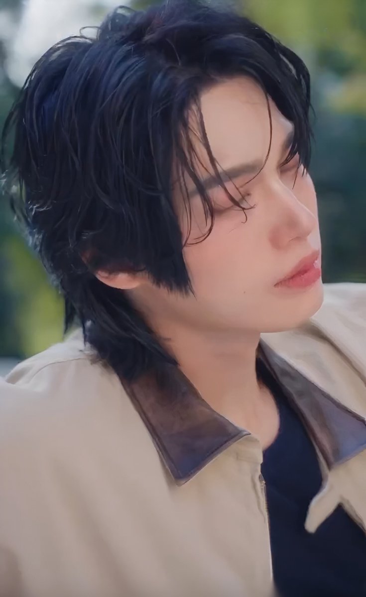 junebluemoon's tweet image. GORGEOUSSS #winmetawin