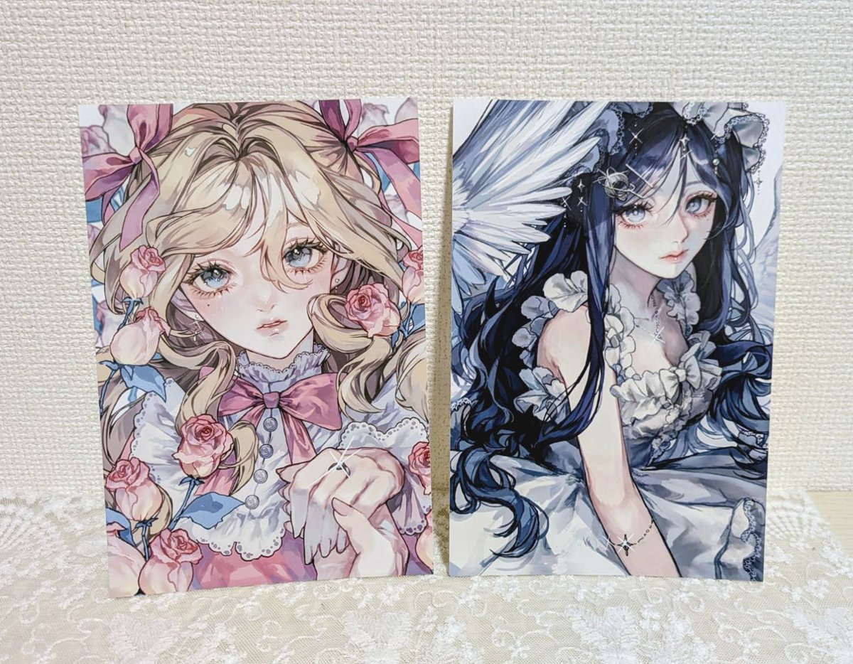 yo_865's tweet photo. #Yo_ウェブポン

A、B賞の紹介です🪽
A賞はお気に入りのイラストをブロマイドにしていただきました☘️実物はサイン入りです…！
B賞のコースターもこだわって可愛くデザインしました🪽🤍 https://t.co/ErzqIAKnJv