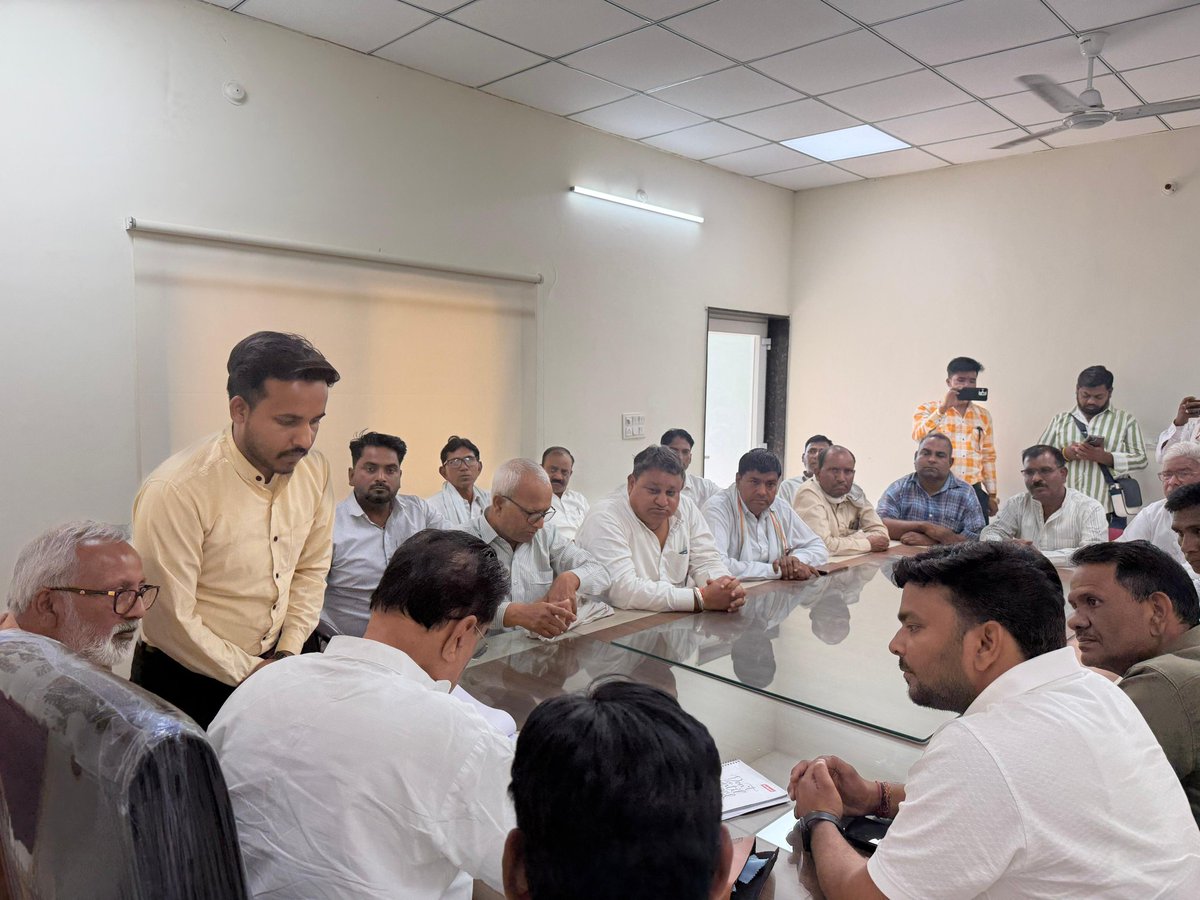 JogarampatelMLA's tweet image. आज जयपुर स्थित राजकीय आवास पर विधायक श्री जयदीप बिहाणी जी के साथ धानका समाज के प्रतिनिधि मंडल ने शिष्टाचार भेंट कर जाति प्रमाण पत्र से संबंधित आ रही विभिन्न समस्याओं से अवगत कराया।

#MlaLuni #JogaramPatel #Jaipur