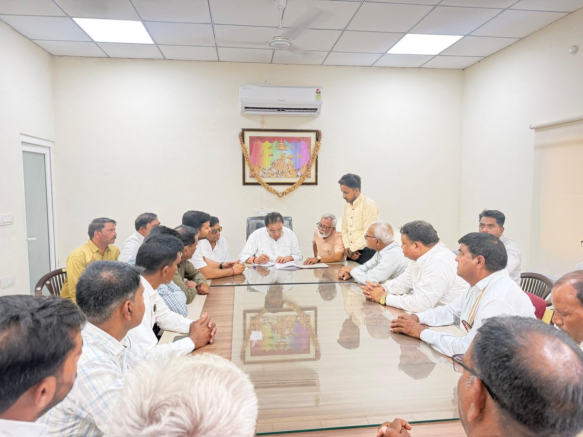 JogarampatelMLA's tweet image. आज जयपुर स्थित राजकीय आवास पर विधायक श्री जयदीप बिहाणी जी के साथ धानका समाज के प्रतिनिधि मंडल ने शिष्टाचार भेंट कर जाति प्रमाण पत्र से संबंधित आ रही विभिन्न समस्याओं से अवगत कराया।

#MlaLuni #JogaramPatel #Jaipur