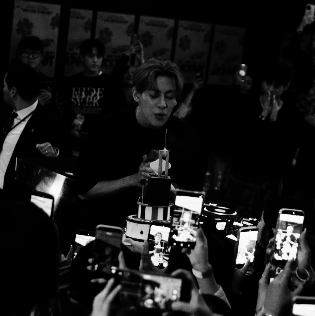 _bambamloops's tweet photo. HAPPY BIRTHDAY MY LOVE🤍

#Happy29thBDBamBam #29_52_97THEJACKPOT #BamBam @BamBam1A https://t.co/3n9leDYQEO