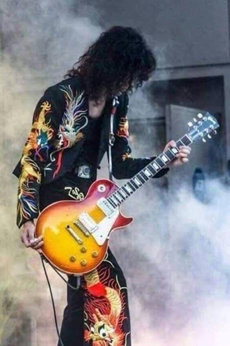 sottowo's tweet photo. @GibsonJapan 恐らく世界で一番レスポールを研究している方のお一人です。
#JBLAZE #MrJimmy https://t.co/PPpnoI0IC0