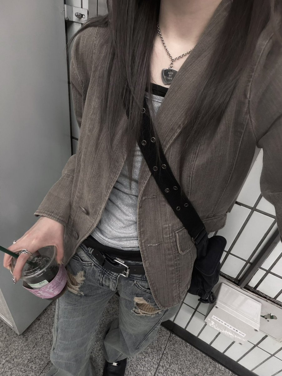 히일 tweet media