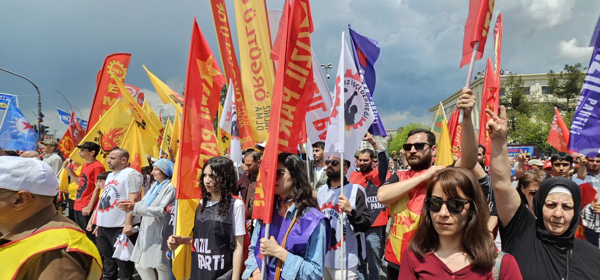 Kızıl Parti Amed tweet media