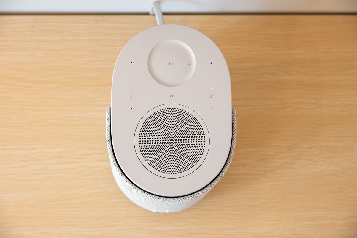 chriswelch's tweet photo. Bose has announced a trio of new products that take aim at Sonos. The new Lifestyle Ultra Speaker has Alexa+ built-in, and when it comes to multi-room audio, Bose favors options like AirPlay and Google Cast instead of making you use its own app. 

Details: https://t.co/EZIH0HCGen https://t.co/25fwUWOLHd