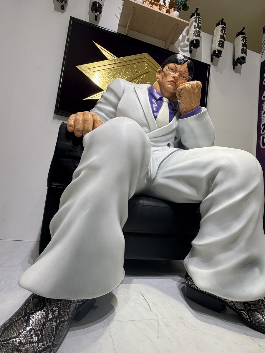 ur28 tweet media