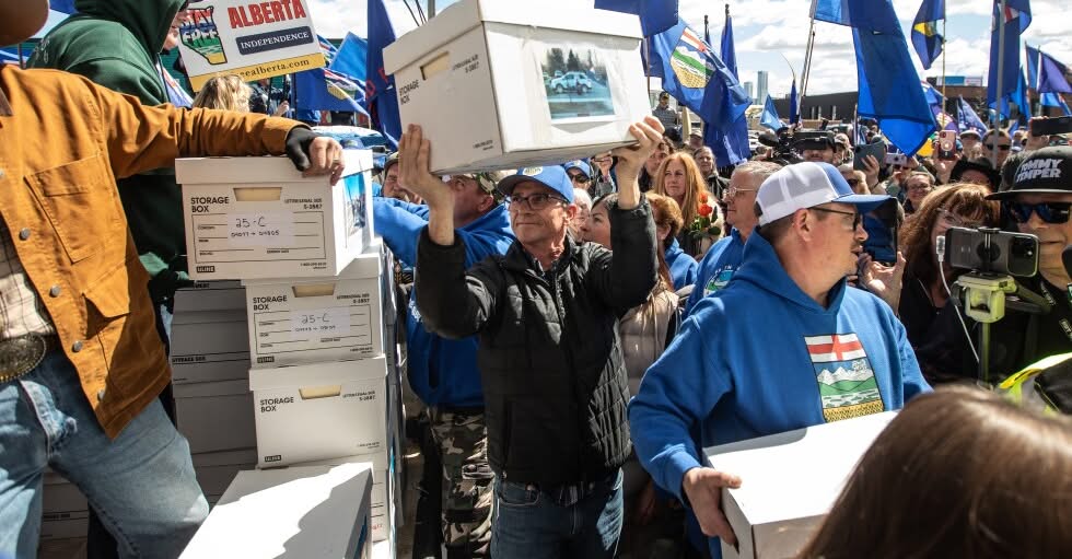 GroupRecur22152's tweet image. Alberta Separatist Group Has Enough Signatures to Trigger Referendum on Leaving Canada

apnews.com/article/albert…

#canada ##alberta #secession #independence