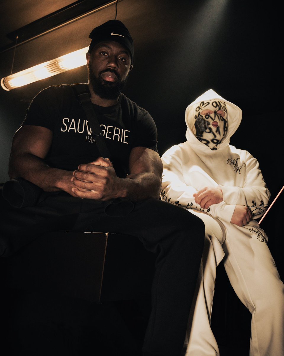 M1804Uzc's tweet photo. Le cagoulé le plus connu au monde par ma caméra : @KalashCriminel 📸

Photos, DA &amp; 🎨 : moi 🙋🏽‍♂️ 
Merci à Kalash Crimi et toute son équipe ! https://t.co/FhxNvVNz53