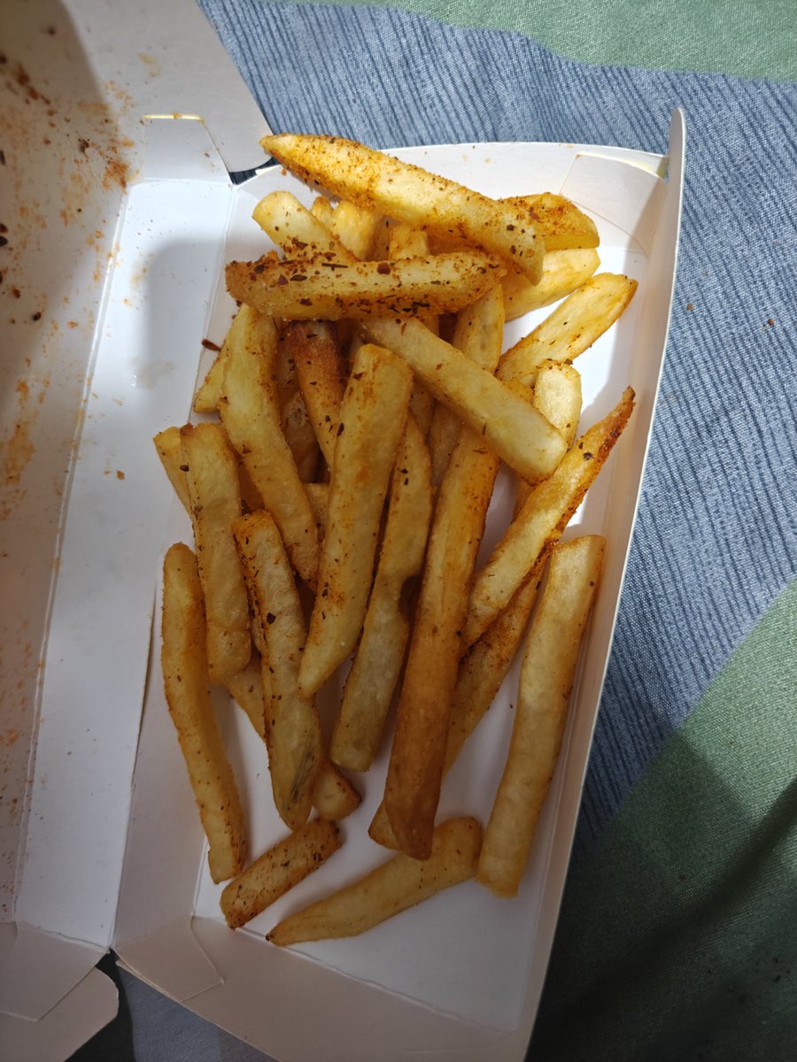 divsingh14's tweet photo. @zomatocare are you guys blind? Tell me how this fries is loaded with sauce?

Order id - 8083145782 https://t.co/VdGjlXx9Dl