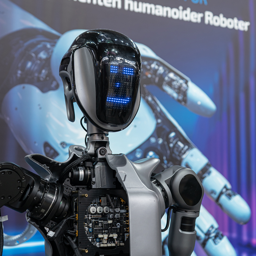 EMAGGroup's tweet photo. Besucht EMAG auf der GrindingHub 2026! Seht die UG 400 mit Flexibilität für komplexe Geometrien und unsere anderen Maschinen. Halle 9, Stand B30. https://t.co/vRVCr6GnIX