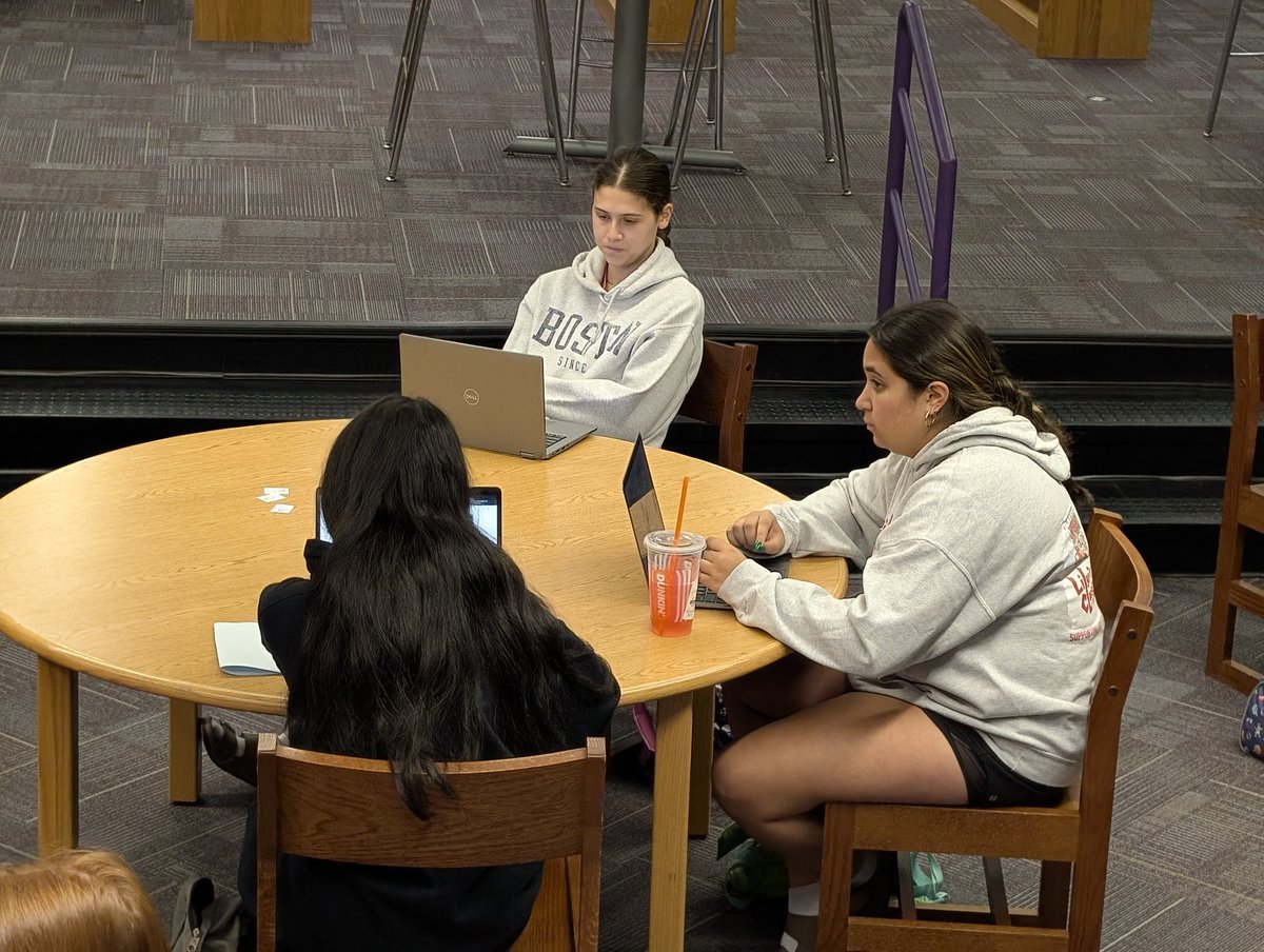 mpbaiocco's tweet image. Excited to see our @ccsdschools CHSN seniors leveling up with AI tips today! 

​These #FutureReady skills will be a game-changer as they head out to their Senior Externships starting tomorrow. Good luck!  @careim2 @MrsMazza122 #ClarkstownCommitment #ClassOf2026