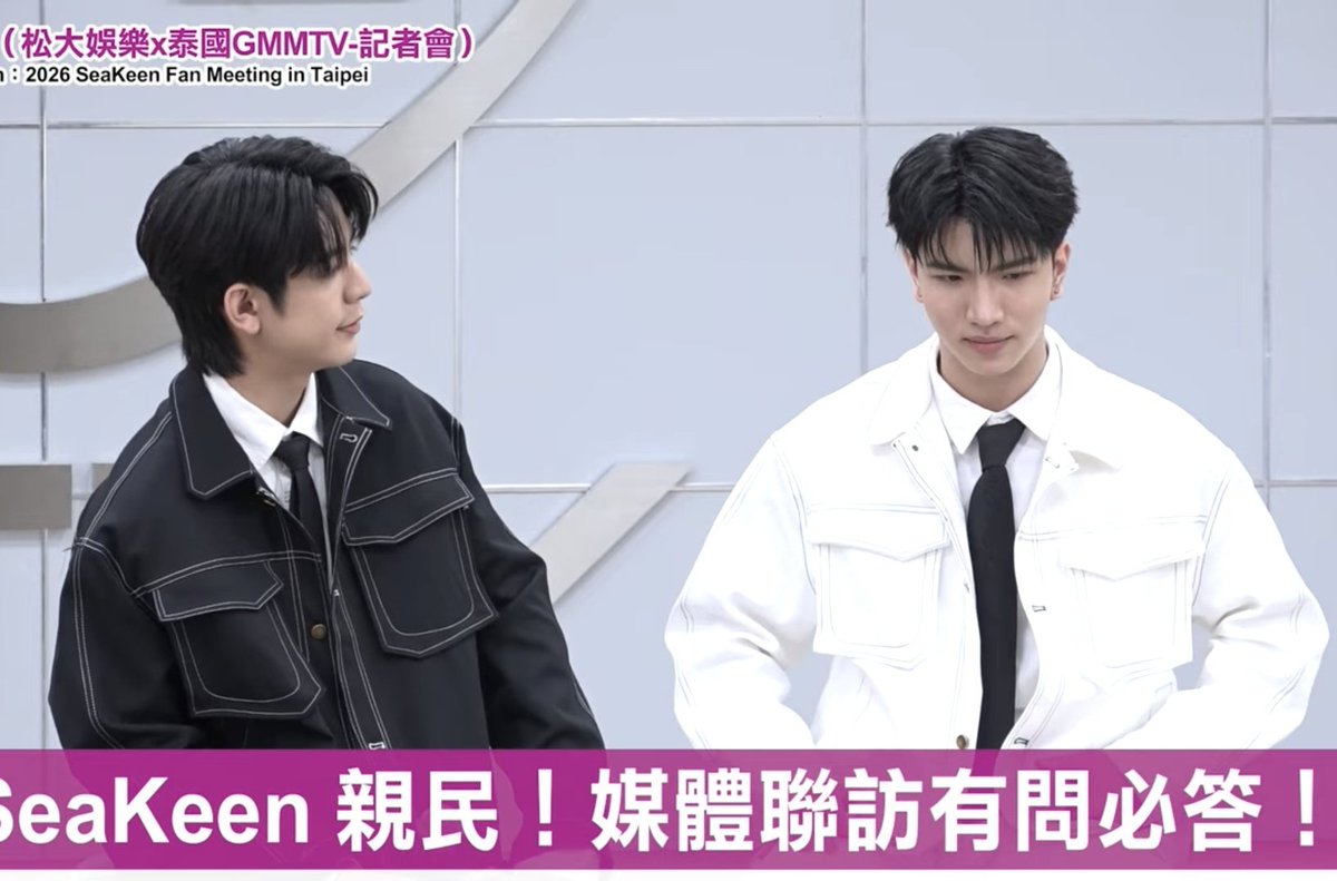 ดูสัมที่ไทเปเมื่อวานรอบที่ร้อย ตกตะกอนได้ว่าซีพูดเยอะมากจริง ๆ ซึ่งซีก็พูดมาเยอะทุกสัมอยู่แล้วพักหลัง ๆ แต่ส่วนใหญ่พูดไปน้องคีนจะเสริมตลอด แต่อันนี้สามารถพูดโดยน้องคีนไม่ต้องเสริมให้แล้วง่ะ แล้วตัวน้องคีนแอบใช้เสียงที่คีย์ต่ำเบาลง ผลของการร้องเพลงเยอะของโชว์เคสแน่ สรุปคือ