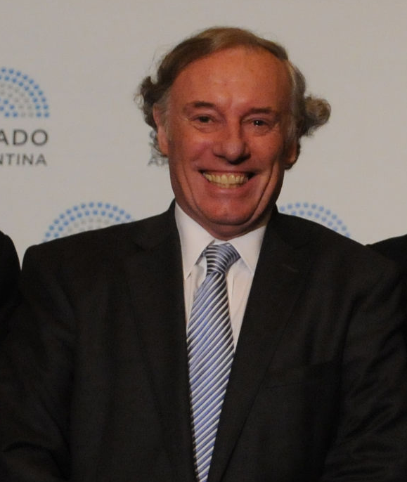 ZoonaDiario1025's tweet photo. El abogado constitucionalista Antonio María Hernandez sostiene que la Legislatura no tiene facultades para derogar el llamado a la Convención Constituyente, y que lo válido es dar continuidad a la elección de convencionales @ZoonaDiario1025 https://t.co/78cgVqhYDF https://t.co/70jHvlXbTI