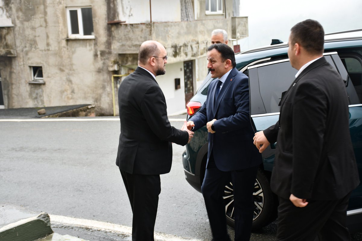 MuftuDini's tweet photo. İlçe Müftüleri Toplantısı münasebetiyle merkezimizi ziyaret eden Diyanet İşleri Başkan Yardımcısı Prof. Dr. Ahmet İshak Demir, Müdürümüz Dr. Seyit Badır'ı makamında ziyaret etti.

Rize İl Müftü Vekili Abdulkerim Karabıyık ta ziyarete eşlik etti. https://t.co/A2UYBnBB2k