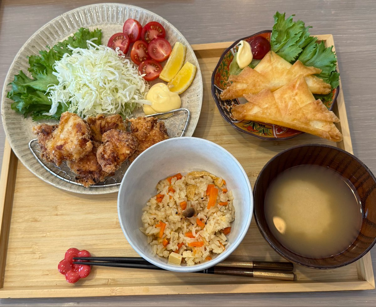 RytoSle2's tweet photo. 最高のこどもの日を過ごせた🎏
兜もかっこいいねぇ、コルクくんチルクくん⭐️
小さな鯉のぼりを持って公園に遊びに行ったり、ママの素敵なご飯を食べたりお昼寝もしたり、子どもたちとお風呂も楽しく入りました🥸✨
こんなに大きく可愛くスクスク育ってくれて子どもたちにはもちろん、ママにも感謝だ🥳 https://t.co/AKKc9bAN5b