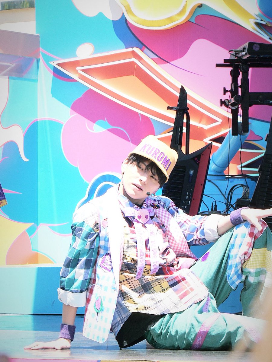 ₙₐᵥᵢ🎀 tweet media