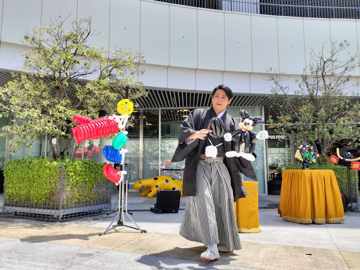◎豊橋
こどもの日にちなんだ作品の数々。
バルーンも所作も本当に素晴らしい。
#syan #大道芸inとよはし 
#とよはしアートフェスティバル