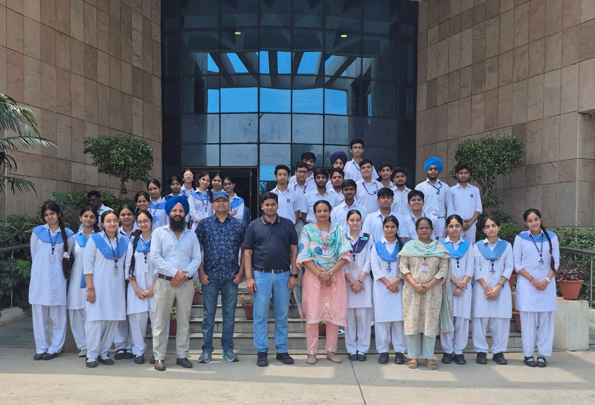 NIPGRsocial's tweet image. Today, we hosted students from Guru Harkrishan Public School, Vasant Vihar, for a study tour. The visit included an overview of the institute, scientific lectures and a guided tour of research facilities, giving students a glimpse into the world of scientific research. #scicomm