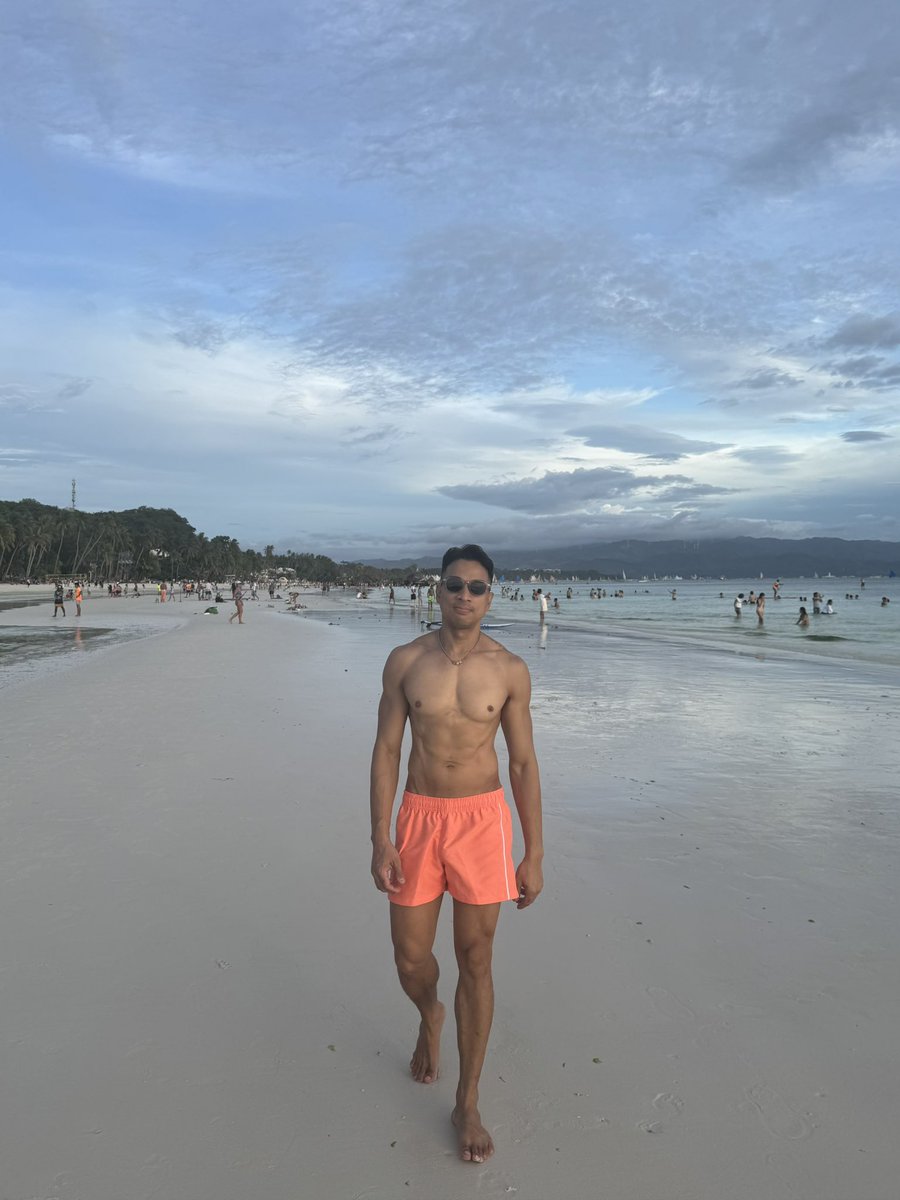 catcher_in_ry's tweet photo. a never-ending midnight sun in my favorite paradiso, boracay!

what do you think is common in these pics? coffee on me if you got it right…. 

#boracay #boracay2026 #loveboracay #loveboracay2026 #laboracay #laboracay2026 https://t.co/I14Ka6KOb2