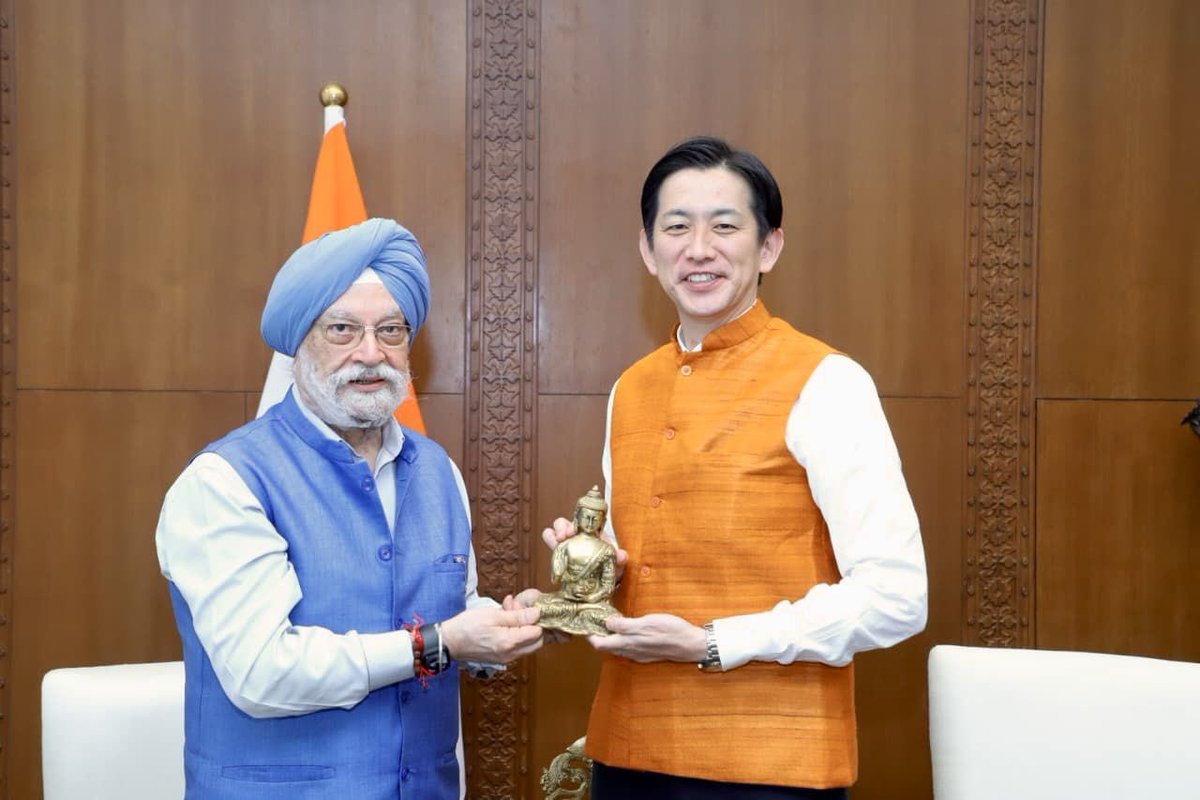 airnewsalerts's tweet image. 🇮🇳🇯🇵 | Petroleum and Natural Gas Minister @HardeepSPuri meets Member of House of Representatives and Chairperson, Liberal Democratic Party of #Japan, Takayuki Kobayashi in New Delhi. 

The minister said that they discussed strengthening India-Japan strategic partnership,