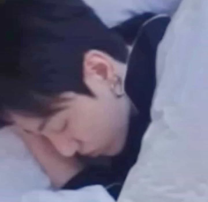 hourly jungkook .✦ ݁˖ tweet media