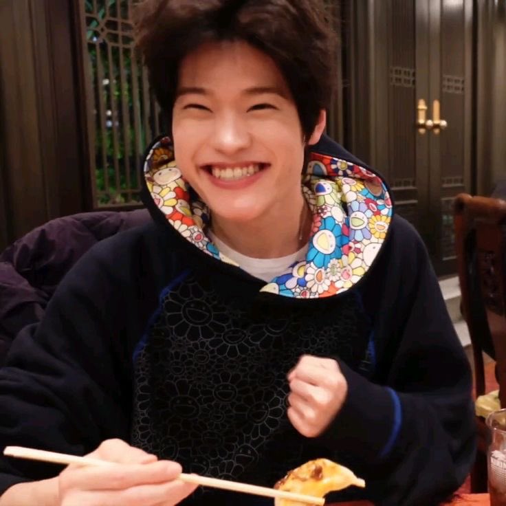 rami ☆ tweet media