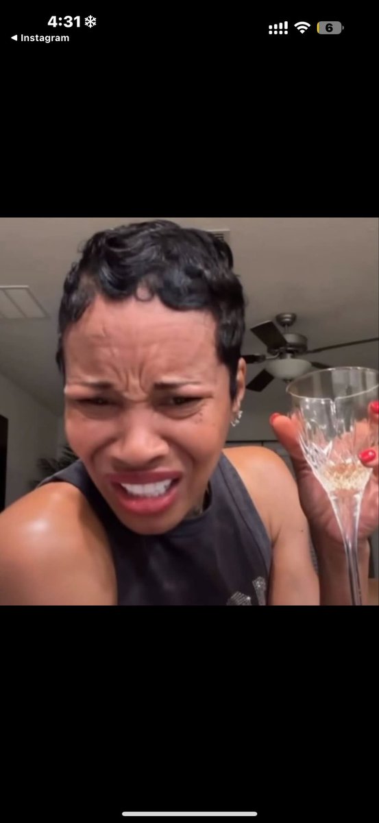 Cookie19P's tweet photo. @AMekroun You ain't do shit you just said she ran away why she running away from you??  BAD MOM OF THE YEAR https://t.co/RLqnyVn6aX