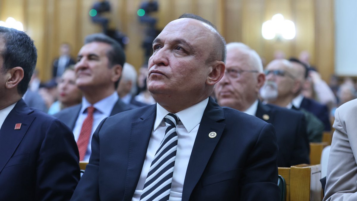 melih_meric's tweet image. Cumhuriyet Halk Partisi Genel Başkanı Özgür Özel, CHP TBMM Grup toplantısında gündemi değerlendirdi. #CHP