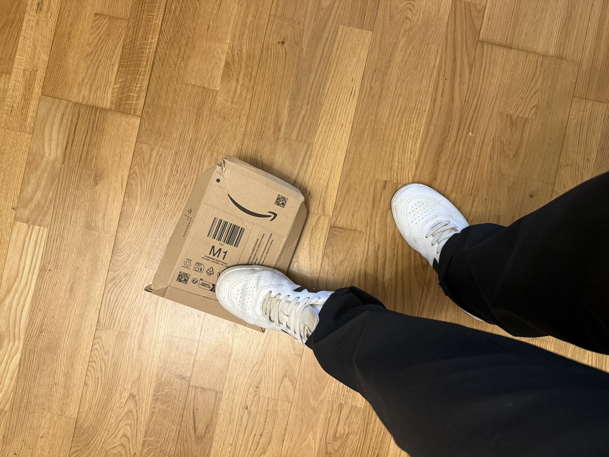 Findomking6's tweet photo. My good boy is shopping on my #Wishlist i like it when the dog is shopping all that stuff i deserve! 

Who buys the Ipad next? Amazon! 🐶🐕🦮🐕‍🦺

#findom #feet #footmaster #finsub #paypig #amazon #alpha #male #str8 #beta #cashslave #zahlschwein https://t.co/igGLlNv75T