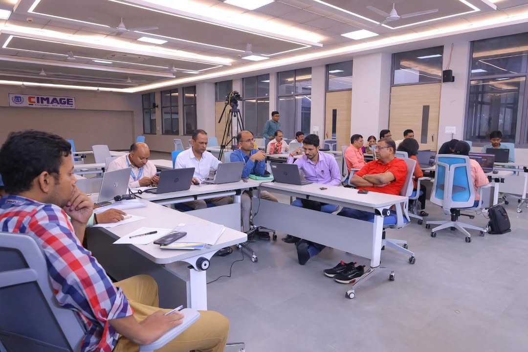 CimageP's tweet photo. Day 5 of FDP at CIMAGE featured a simulation session by IIT Bombay alumni, showcasing real-time decision-making through MS Games.

#CIMAGE #CIMAGE #FacultyDevelopmentProgramme #SimulationLearning #MSGames #InnovativeTeaching https://t.co/BXHxjc7SHN