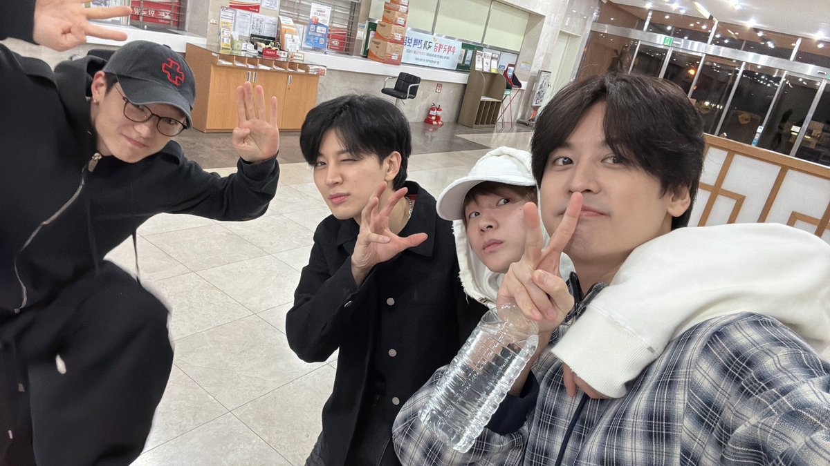 찬우가 보내준 사진 코니들 너무 귀여워💕