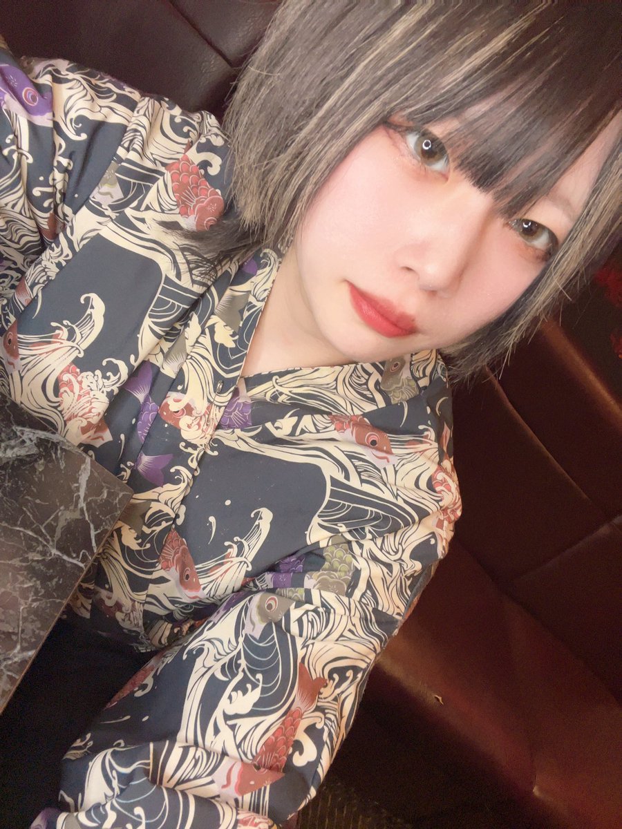 しいな tweet media