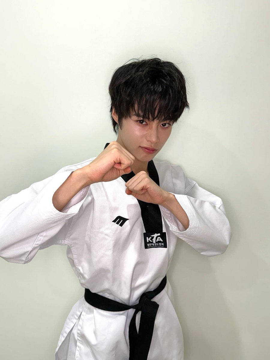 HanBiniEyewoniE's tweet image. 260505 #TPSTargram 

🥋👊
instagram.com/p/DX87dLpkXVT/

#템페스트 #TEMPEST #한빈 #HANBIN
#HappyChildrensday