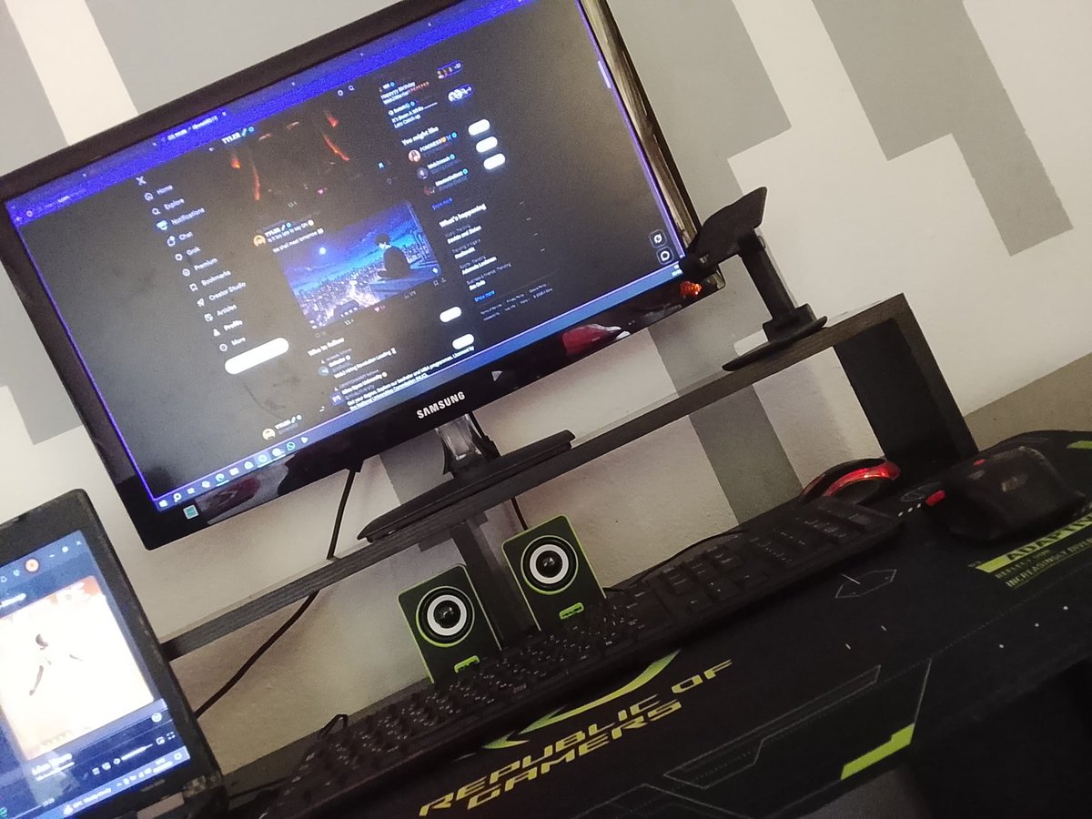 wreck60's tweet photo. Let's trend this 👇
@0xtobzyy
@TheSultaan001
@chamrrycrypt
@Gheefted_01
@Ryanhlx

Post your work setup 👀🔐 https://t.co/po9BtALrBE