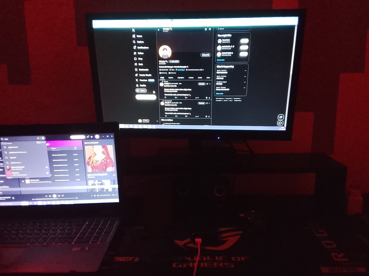 wreck60's tweet photo. Let's trend this 👇
@0xtobzyy
@TheSultaan001
@chamrrycrypt
@Gheefted_01
@Ryanhlx

Post your work setup 👀🔐 https://t.co/po9BtALrBE