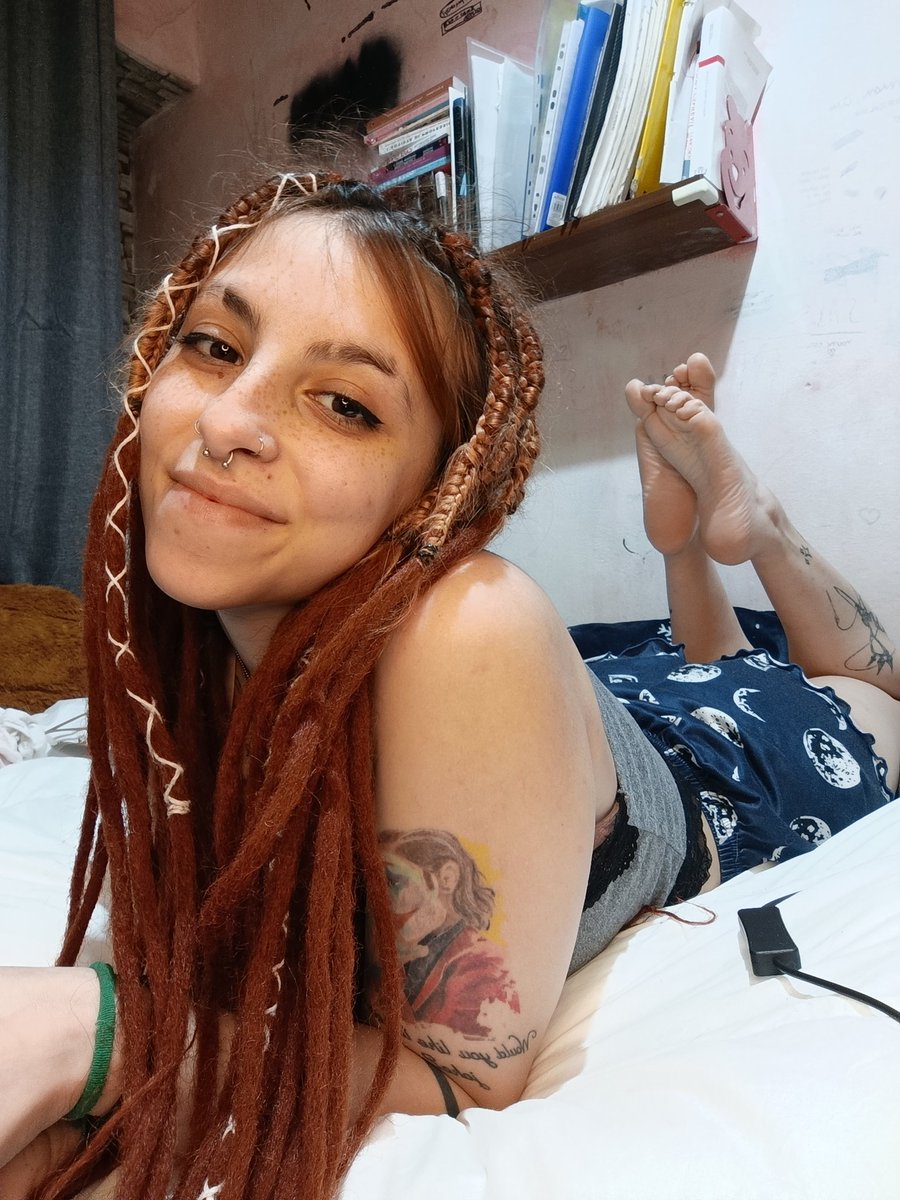 Maybe_l2's tweet photo. https://t.co/BnF4ylfTyF

The pose day💋

Full set on my 🤍💙 https://t.co/ifTos64ZOF