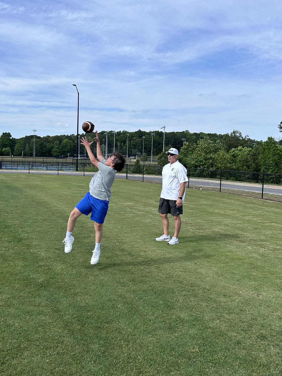 CoahullaCreekFB's tweet photo. Day One Recap of Middle School Spring Practice 

Our coaches and high school players are loving helping lay the foundation for the future Creek football players

#TheCreekCulture 🌊 https://t.co/eCgqkZFKtq