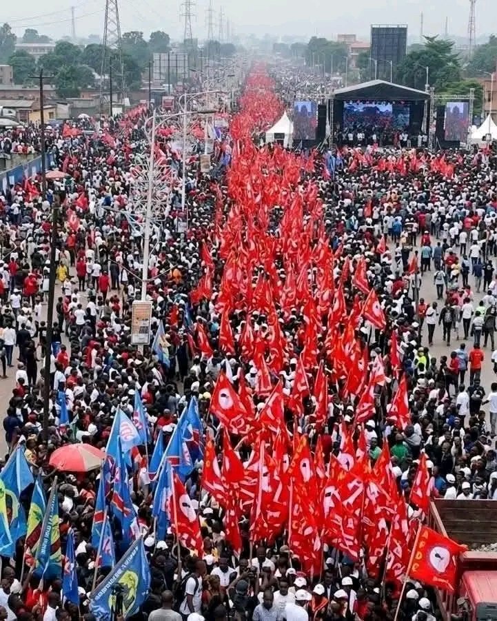 GChristfort's tweet photo. La @dynamiquebelkas s’est illustrée par une forte mobilisation lors de la marche, démontrant son engagement sur le terrain. Présente et active, elle a porté haut ls valeurs de patriotisme, d’unité et de responsabilité, en restant alignée avec la vision d’une RDC plus forte. https://t.co/mqe8ojB1BH