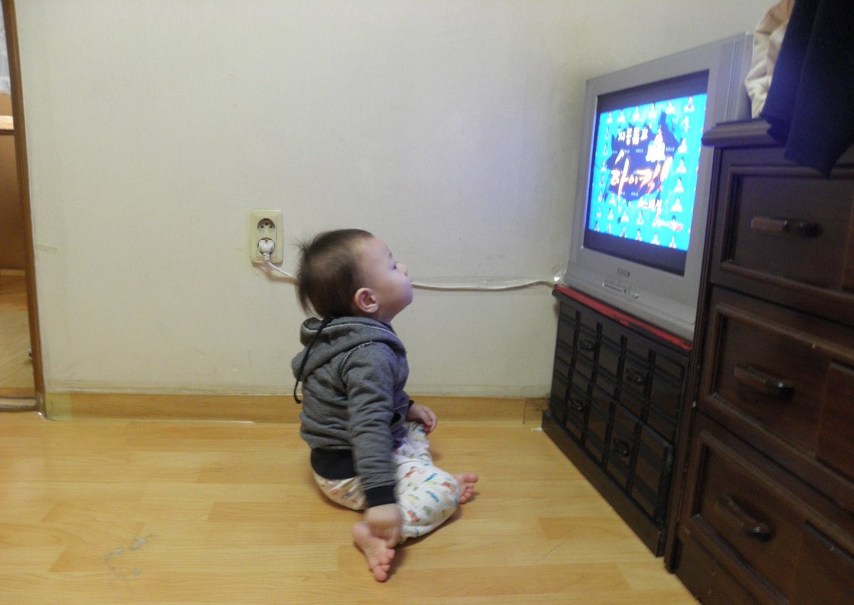 thewind_twt's tweet photo. [#장현준] 오늘은 어린이날~🍼🩵 https://t.co/Ugh3cgIF2d