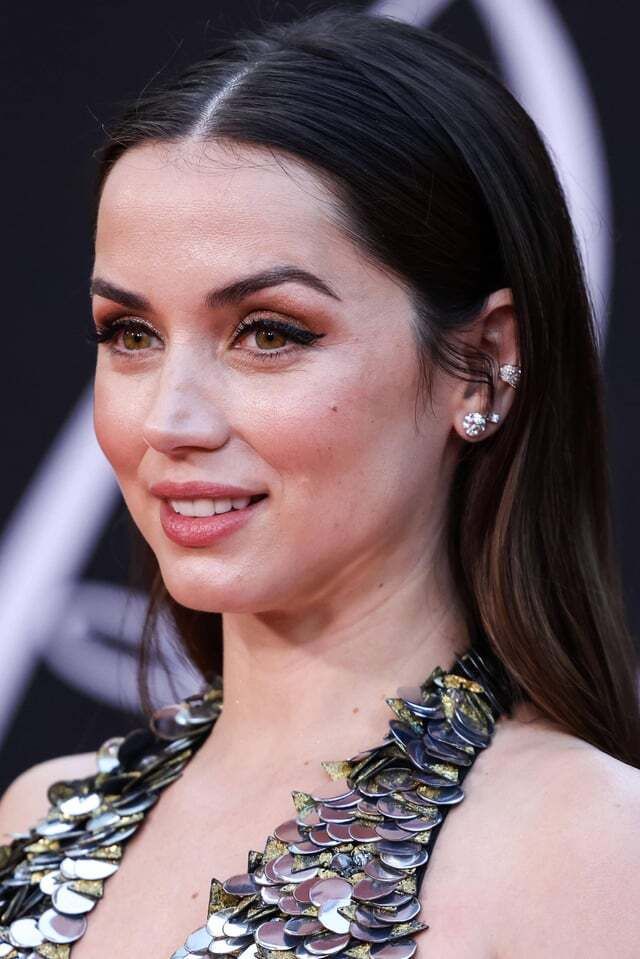 yourcammodel's tweet image. Ana de Armas
  submitted by   /u/jamb1993

[link]   [comments]
#PrettyGirls
reddit.com/r/PrettyGirls/…