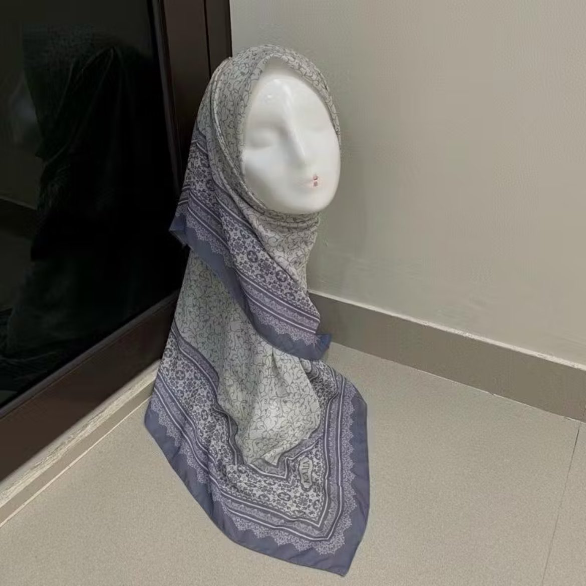 retrof4iry's tweet photo. APASIH INI HIJAB MOTIFNYA BAGUS BANGET, DAN UNDER 30k???😭😭🫰🏻🫰🏻🌼🌸

seger-seger banget motif dan warnanya yaampun…ga pasaran…seneng banget deh kalo nemu hidden gem gini😭🫰🏻 https://t.co/OCepgqWwfs