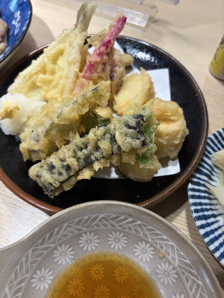 manabu140's tweet photo. お昼に裏天王寺にあるすしセンターへ行ってきた
ちなみに約1時間30分並びました🤣 https://t.co/ewLEbffkwj