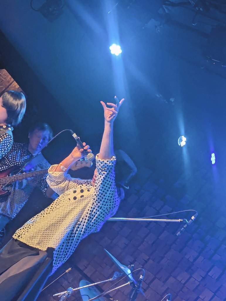 kanjohnny88's tweet photo. 本日 #今池遊覧音楽祭 に初めて参加してきました!!
ライブハウスとかちょー久々でしたが、素敵な音楽にたくさん触れられて充実した1日✨
全7組聴いて、個人的お気に入りは…
ハイカラドロップさん!!🎩✨
歌も世界観もすごく好きでした!!
千葉帰る前に、次ライブあって聴きにいけたらいいな(*ˊ˘ˋ*) https://t.co/wHcO0hGAvc