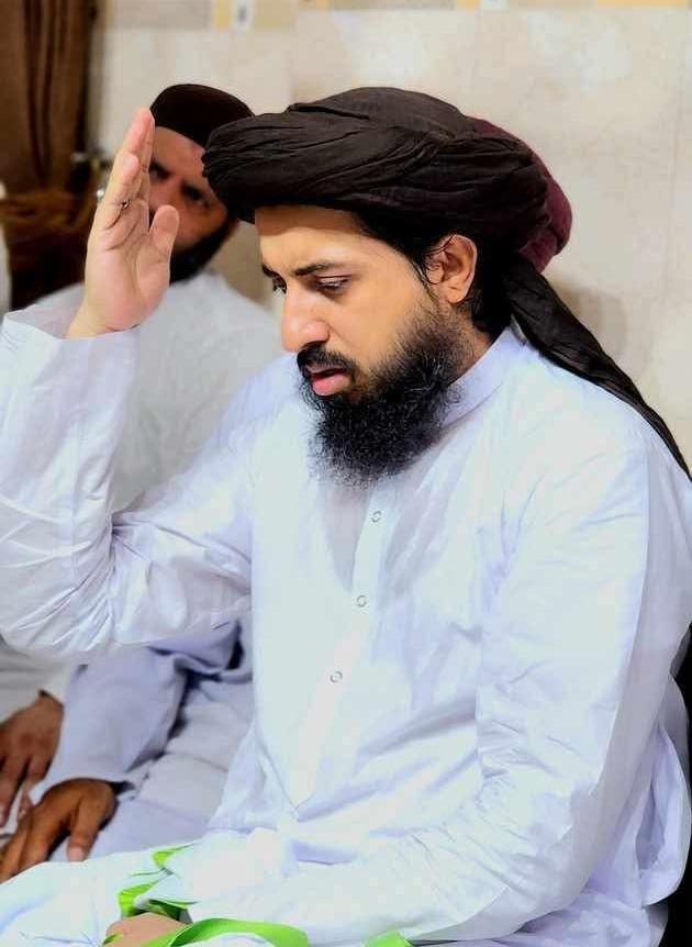 Hassan_92's tweet photo. وہ ہماری محبتوں کا مرکز، ہمارے دلوں کی دھڑکن، ہمارے روحانی رہنما اور زندگی بھر کے قائدِ، "حافِظ سعد حُسین رضوی" ہماری آنکھوں کا نور، ہمارا فخر، ہماری پہچان، ہمارا قائدِ، ہمارا لیڈر،♥️😍

#تاحیات_رہنماصرف_سعدرضوی
Only Saad Rizvi https://t.co/UbJHzJDpWi