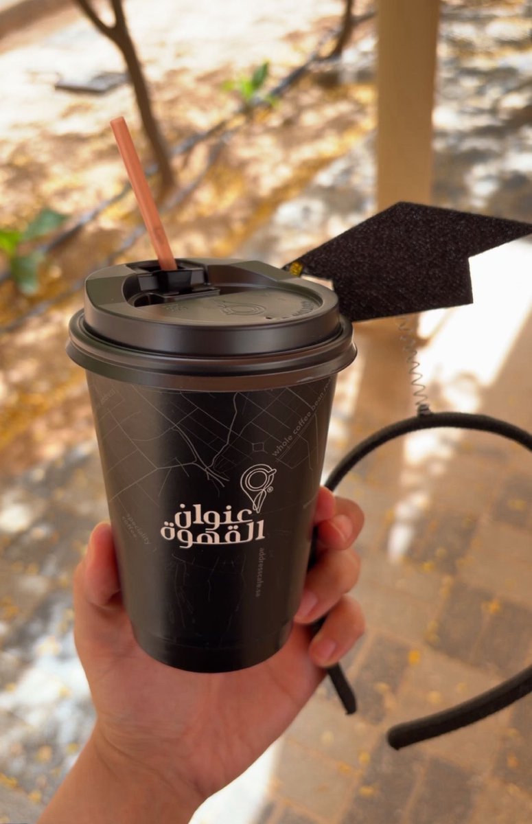 Joud_IS's tweet photo. الحمدلله في هذا المساء الجميل اختبرت اخر ميد جامعي 🪅🎈🎊🤍🎓
طبعا كان لازم امر الراعي لرحلتي الجامعيه في هذا اليوم المهم https://t.co/h1kv5fwwjU