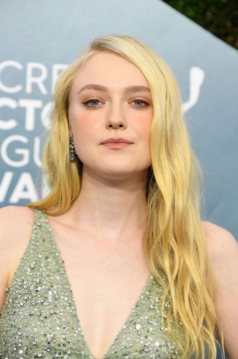 haberelin's tweet photo. Dakota Fanning, flört uygulaması kullandığını anlattı.

 “İlk kez bir uygulama kullandım.”

 “Profilimi bir arkadaşım hazırladı.”

 “Belki gelecekteki eşim oradadır diye düşündüm.”

 “Sonra bunun doğru olmadığını anladım.”

 “Uygulamada çok fazla tanıdık yüz görmedim.”

 “Normal randevuları korkunç buluyorum.”

 “Biriyle arkadaşlar aracılığıyla tanışmayı tercih ederim.”

#sondakika #haber
