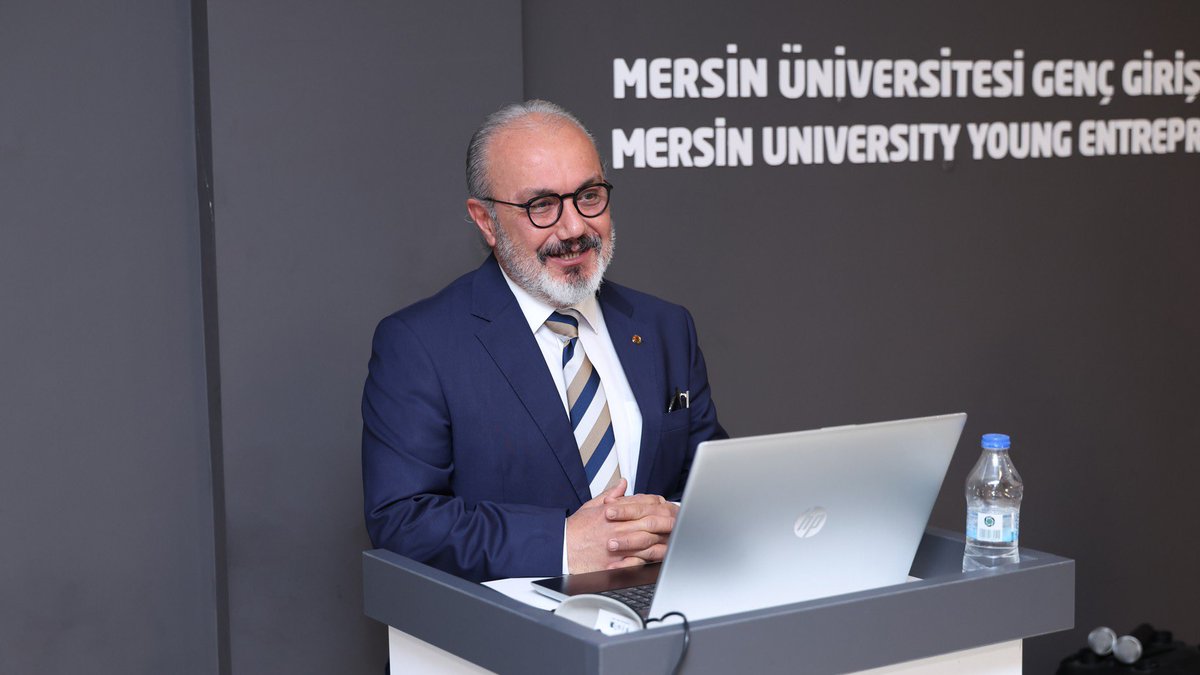 meukurumsal's tweet photo. Üniversitemizde Doktora Öğrencilerine Yönelik “Disiplinler Arası Araştırma Becerileri Çalıştayı” Düzenlendi

🔶 Sağlık Bilimleri Enstitüsünün yürütücülüğünü yaptığı; Fen Bilimleri, Sosyal Bilimler ve Eğitim Bilimleri Enstitülerinden doktora öğrencilerinin katıldığı “Disiplinler Arası Araştırma Becerileri Çalıştayı”, 29-30 Nisan tarihlerinde Üniversitemiz Girişim Limanında düzenlendi.

🔷 İki gün süren ve dolu dolu bir programla gerçekleştirilen çalıştayda; farklı disiplinlerden eğitmenlerin sunumlarını dinleyerek atölye çalışmaları yapan öğrenciler, katılım belgelerini enstitü yöneticileri ve eğitmenlerin elinden aldı.

Detaylar 🔗 https://t.co/2ux5Ziv1cg

#MersinÜniversitesi