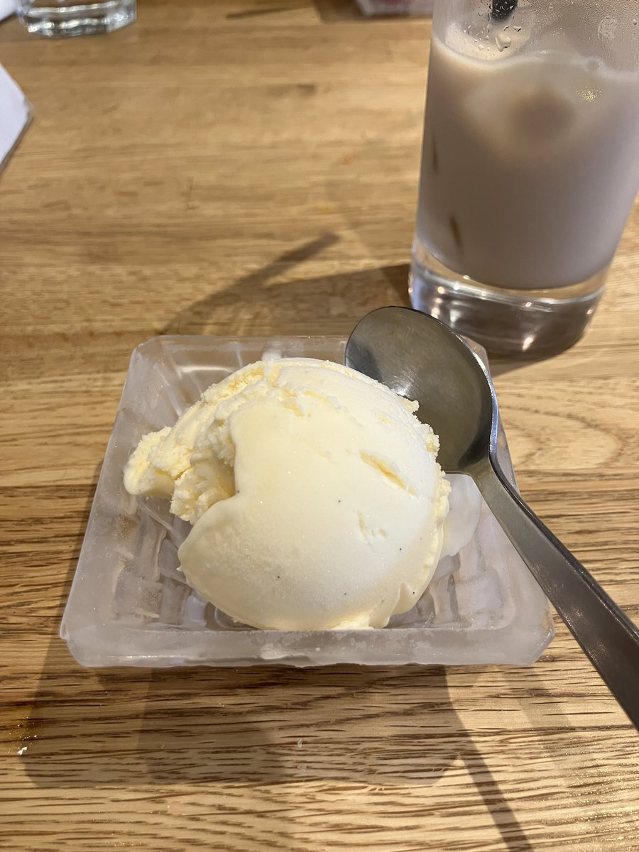 旧知の仲間と堀江ランチと街ブラ。
楽しかった！！