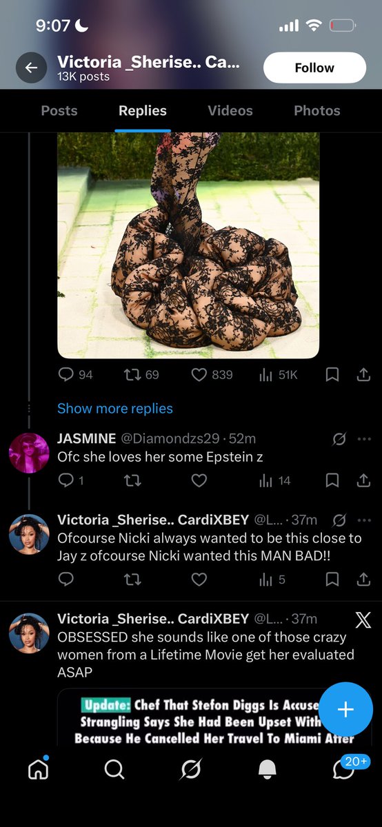 deadgrl101_'s tweet photo. @LaLa_Sherise @IsisYaFather Your the one in the comment obsessing over Nicki https://t.co/rq4p9T4OlB