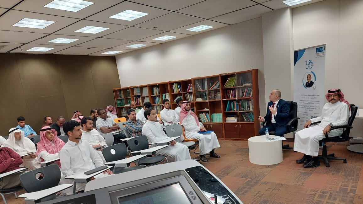 FAOSaudiArabia's tweet photo. At King Saud University, the FAO Programme Director delivered a talk to a cohort of graduate students, researchers, faculty, and visiting scholars about soil—the foundation of life. 

FAO remains committed to bridging science and policy to promote sustainable land management and are proud of Saudi Arabia’s leadership in advancing global cooperation to combat desertification.

@ksu_dar @_KSU @DrHaddadNizar @FAO @FAOInnovation @FAOinNENA_EN @FAOKnowledge @FAOclimate #SaudiArabia
